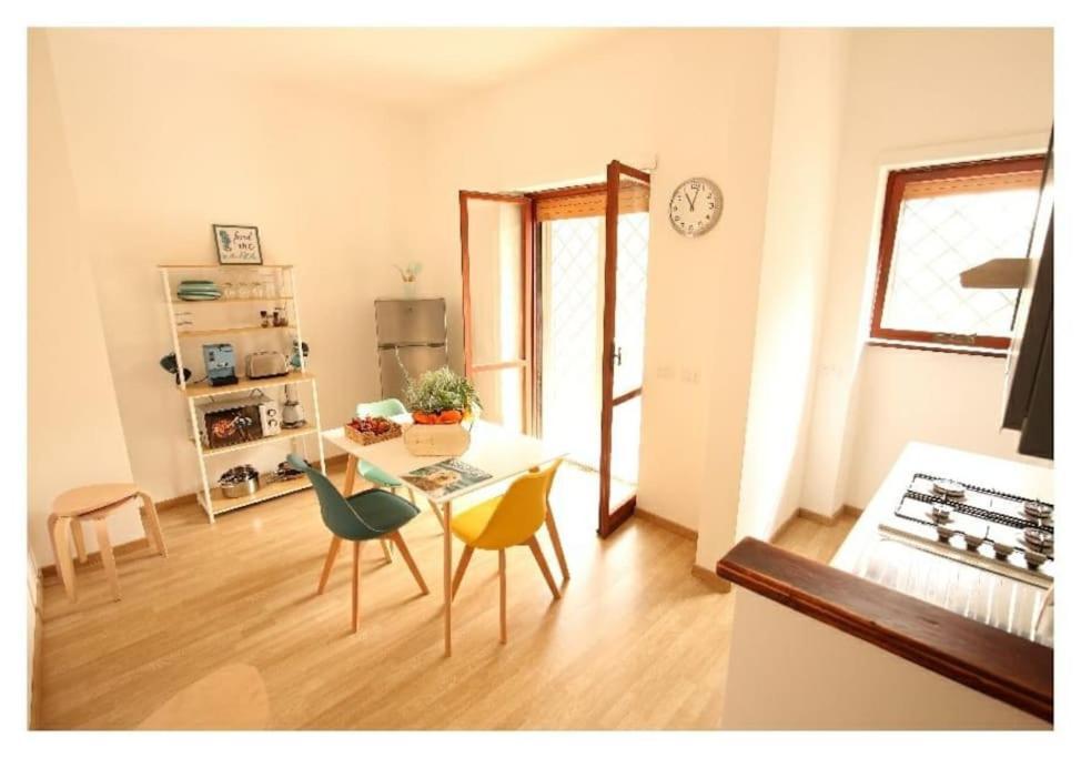 Ferienwohnung Cozy Coastal Gateway Lido di Ostia Exterior foto